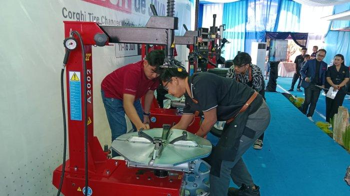 Rangkaian HPC x Corghi: Tour de Java 2024 di Pluit, Penjaringan, Jakarta Utara.