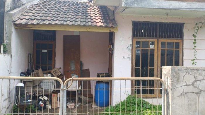 Rumah lansia yang ditemukan tewas di Jalan Singgalang, Kecamatan Cimanggis, Depok, Jawa Barat.