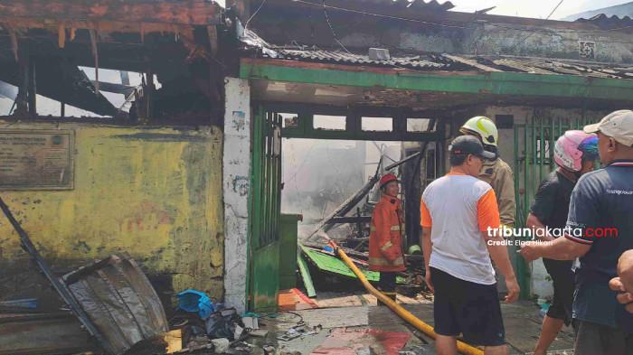 KEBAKARAN TAMBORA - Salah satu rumah yang ludes terbakar dalam musibah kebakaran yang melanda kawasan padat penduduk di Jalan Duri Utara I, RW 02, Tambora, Jakarta Barat, Senin (21/7/2025) pagi.
TRIBUNJAKARTA.COM/ELGA PUTRA