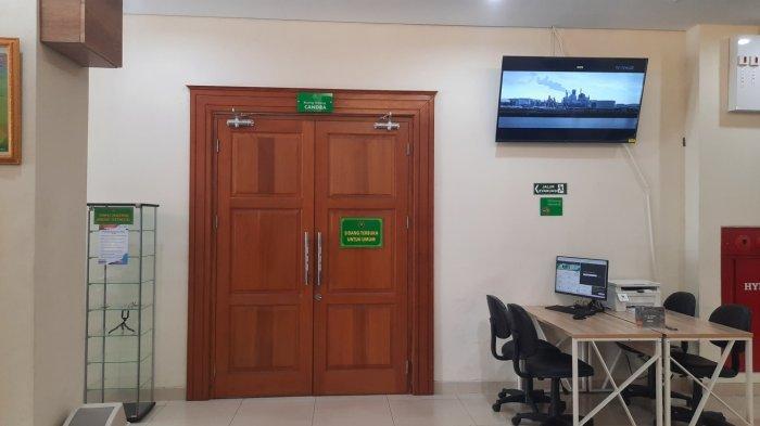 Sausana ruang tunggu Pengadilan Negeri Cikarang jelang sidang kasus terdakwa Ecky, Senin (11/9/2023).