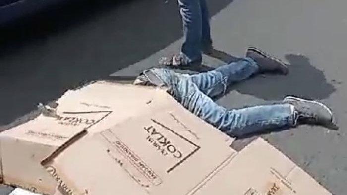 Seorang pengendara motor tewas seketika setelah mengalami kecelakaan di Kampung Elos RT 03/05, Kelurahan Muka, Kecamatan Cianjur, Kabupaten Cianjur, Sabtu (8/7/2023).