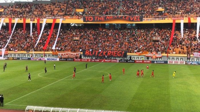 Suasana laga Persija Vs Rans Nusantara di Stadion Wibawa Mukti Cikarang Bekasi, Sabtu (16/7/2022).