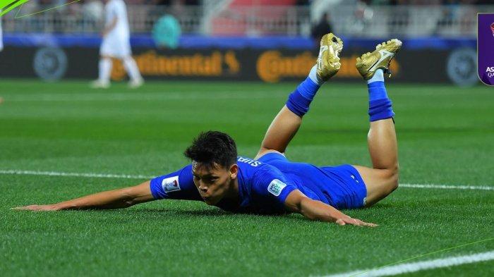 Penyerang Timnas Thailand Supachai Jaided sukses mencetak 2 gol ke gawang Kyrgiztan di Piala Asia 2023.