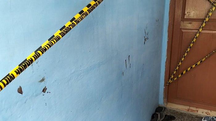 TKP pembunuhan pria di Jalan J, Gang Perintis, Kebon Baru, Tebet, Jakarta Selatan, Senin (28/8/2023).