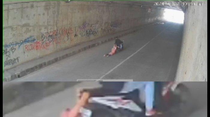 Tanggapan layar karyawati sekolah mengemudi diseret saat berusaha mempertahankan motor yang dicuri di Jalan Bosih Raya, Cibitung, Kabupaten Bekasi.
