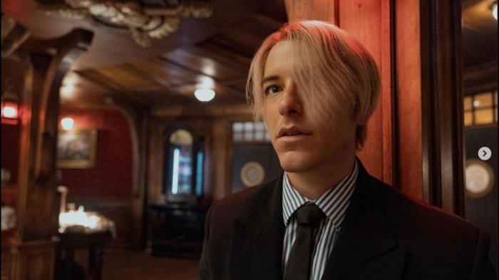 Taz Skylar saat memerankan tokoh Sanji di One Piece live action.