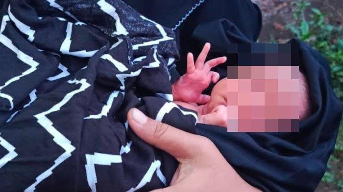 Seorang bocah SMP berusia 14 tahun di Banyuwangi membuang bayi yang baru saja dilahirkannya di halaman sebuah toko, Minggu (7/1/2024).