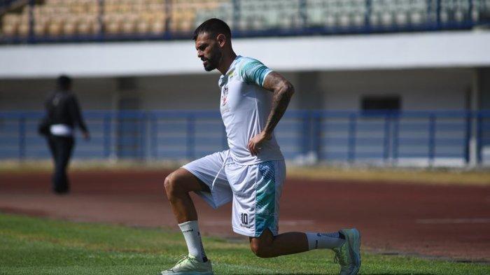 Tyronne Del Pino Ramos sudah kembali ke Persib Bandung setelah absen cukup lama.