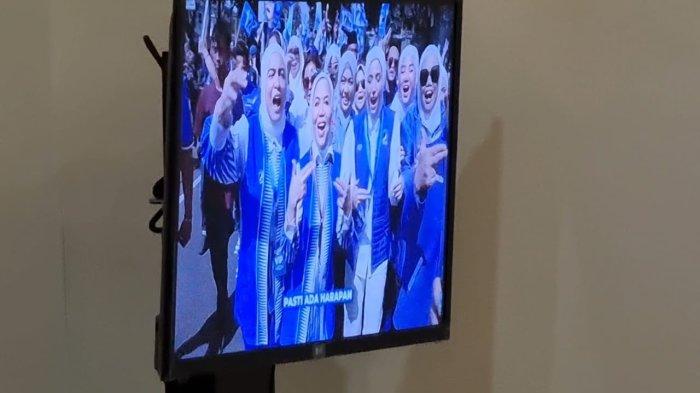 Video kader PAN saat menyanyikan lagu 