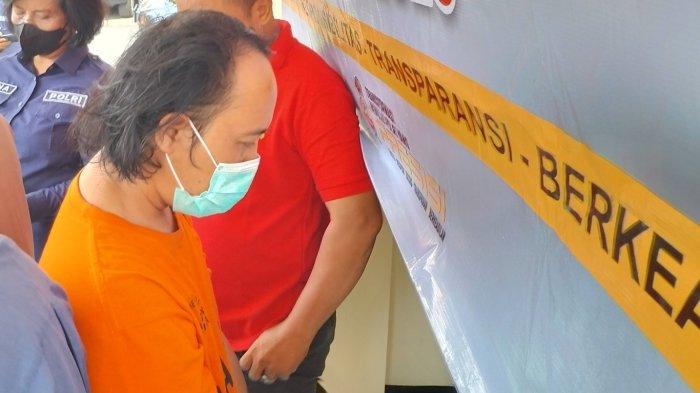 Whida (37), Tersangka kasus penusukan kuli bangunan di Perumahan Villa Mas Garden Bekasi Utara.