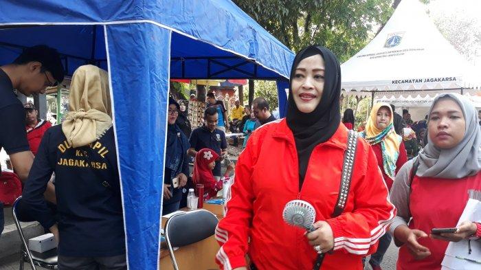 Anggota DPD RI, Fahira Idris menyambangi kegiatan Hari Bebas Kendaraan Bermotor (HBKB) Lenteng Agung, Jagakarsa pada Minggu (3/11/2019).
