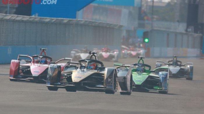 Balap Formuala E Jakarta atau Jakarta E-Prix di Jakarta International E-Prix Circuit (JIEC), Ancol, Jakarta Utara, Sabtu (4/6/2022).