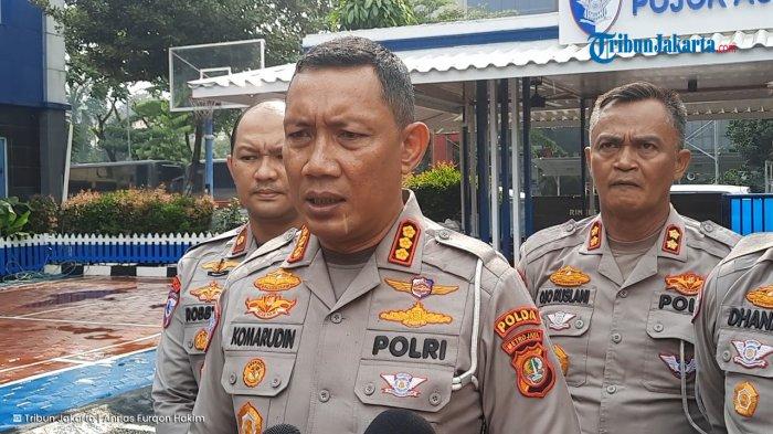 Direktur Lalu Lintas Polda Metro Jaya Kombes Komarudin saat diwawancarai terkait kemacetan yang terjadi sejumlah ruas jalan di Jakarta, Kamis (29/5/2025).