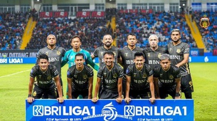 Skuad Bhayangkara FC berfoto bersama sebelum bertanding di Liga 1.