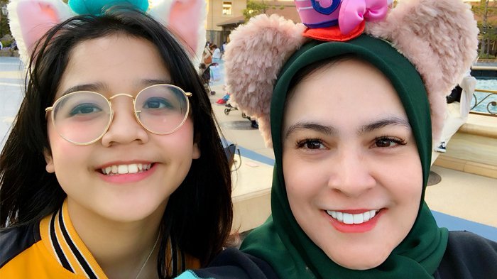 Cinta Kuya kini kuliah di Amerika Serikat.