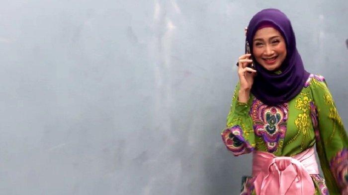 Desy Ratnasari saat ditemui di gedung Trans TV, Jalan Kapten Tendean, Mampang Prapatan, Jakarta Selatan, Senin (3/12/2018).