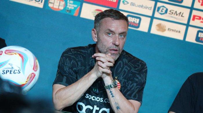 Mantan pelatih Persija Jakarta, Thomas Doll dalam sesi jumpa pers 
