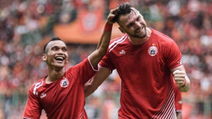 Dua pemain Persija Jakarta Riko Simanjuntak dan Marko Simic.