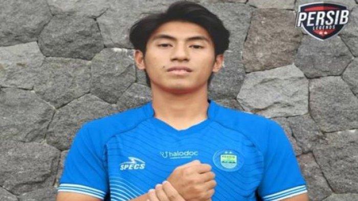 Hanif Sjahbandi yang berstatus putra daerah dan pernah menimba ilmu di Persib Bandung junior menjadi penguat kabar tersebut.