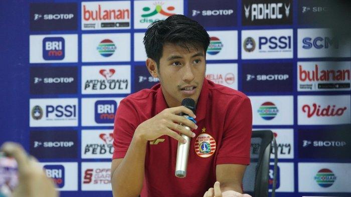 Gelandang Persija Jakarta, Hanif Sjahbandi menghadiri preskon setelah laga melawan Persikabo 1973 di Stadion Pakansari, Bogor, Minggu (14/8/2022).
