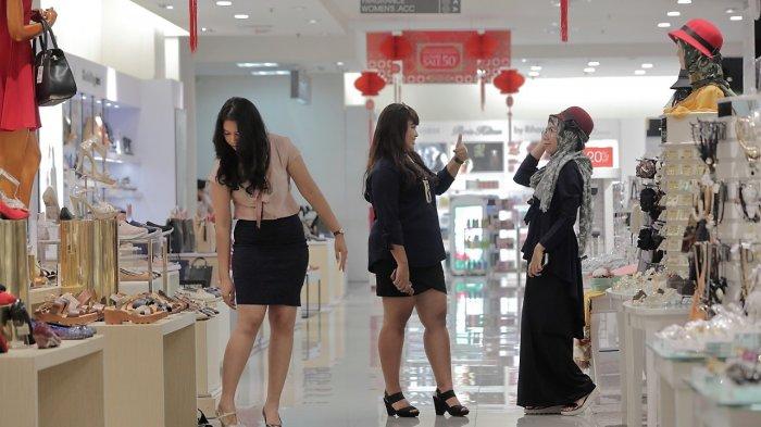 ilustrasi pengunjung yang berbelanja di Bintaro Jaya Xchange Mall