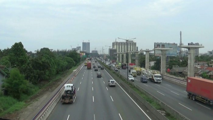 ilustrasi Jalan tol Jakarta Cikampek di KM 14 kota Bekasi.
