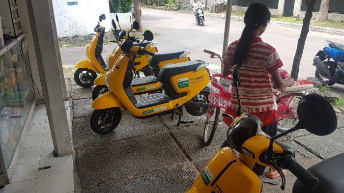 Jejeran sepeda listrik Migo di Station Komplek Bappenas, Pejaten, Pasar Minggu, Jakarta Selatan, Sabtu (26/1/2019).