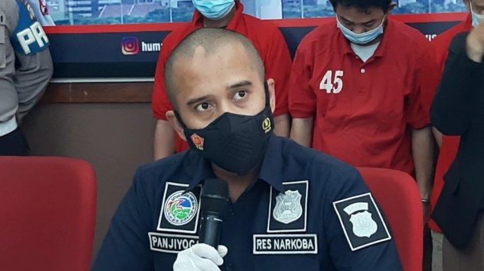 Kasat Res Narkoba Polres Metro Jakarta Pusat, Komisaris Polisi Indrawienny Panjiyoga, saat merilis kasus narkoba, Selasa (13/4/2021).