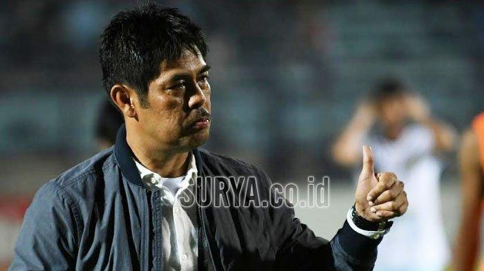 Nil Maizar, pelatih Persela Lamongan di Stadion Surajaya, Lamongan.