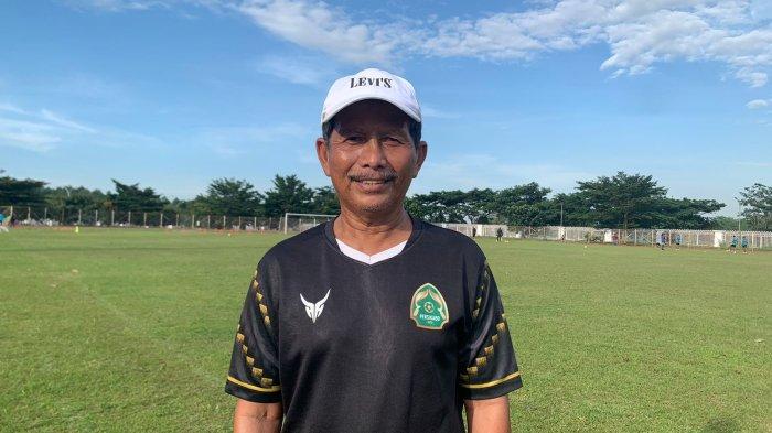 Pelatih Persikabo 1973, Djajang Nurdjaman saat ditemui seusai menjalani latihan di Stadion Pakansari, Cibinong.