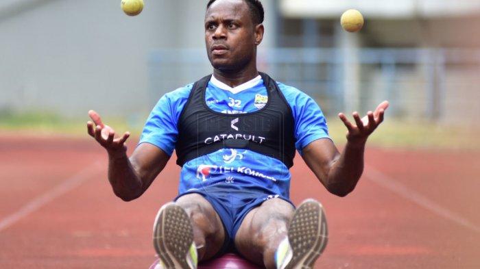 Pemain Persib Bandung Victor Igbonefo