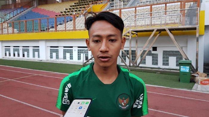 Pemain seleksi Timnas Indonesia U-19, Beckham Putra Nugraha saat ditemui setelah mengikuti seleksi di Stadion Wibawa Mukti, Cikarang, Jawa Barat
