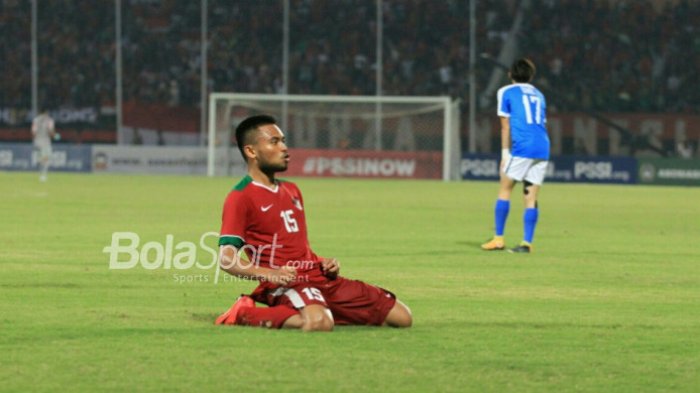 Pemain timnas U-19 Saddil Ramdani merayakan gol ke gawang timnas U-19 Singapura di Gelora Delta, Sidoarjo, Selasa (3/7/2018).