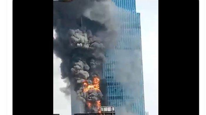 Ini penyebab kebakaran besar di Gedung K Link Tower di Jalan Gatot Soebroto, Kecamatan Setiabudi, Jakarta Selatan (Jaksel) pada Sabtu (15/7/2023).