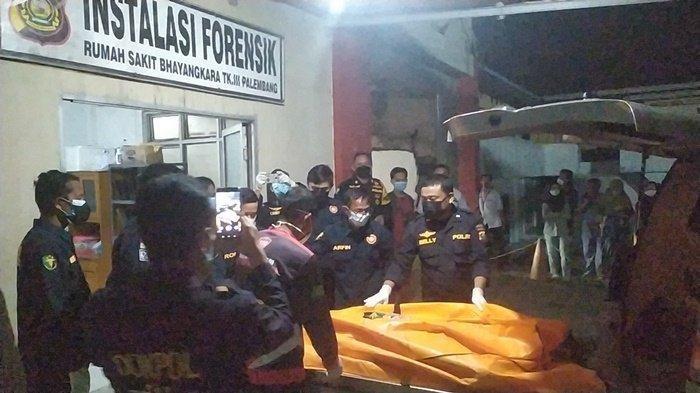 Pembunuhan satu keluarga di Kabupaten Musi Banyuasin (Muba), Sumatera Selatan yang terdiri dari ayah bernama Heri (50), ibu Heri bernama Masturo, dan dua anak Heri yang masih kecil akhirnya terkuak.