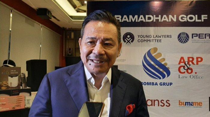 Ketua Umum Peradi Otto Hasibuan saat diwawancarai terkait kegiatam YLC Ramadhan Golf Charity di kawasan Senayan, Jakarta Selatan, Senin (18/4/2022).