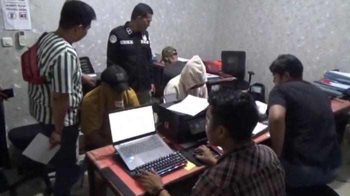 Caleg DPRD Gowa bernama Muh Yusuf Hidayat Sabir (24) atau UC ternyata memperkosa eks pacarnya bersama teman yang merupakan anggota Satpol PP.