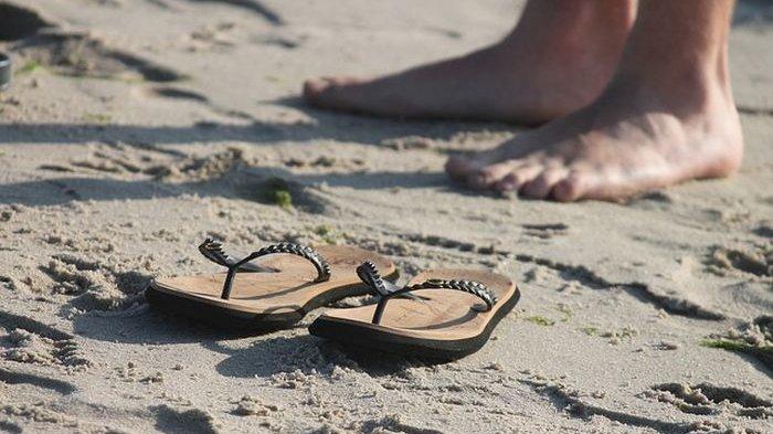 Ilustrasi sandal