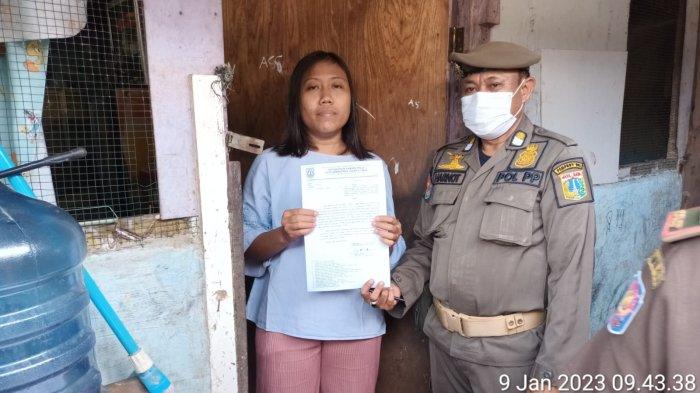 Pemkot Jakarta Timur Beri SP 2 untuk Warga TPU Kober Rawa Bunga