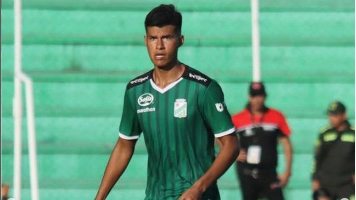 Sebastian Alvarez, pemain berposisi bek tengah yang kini dirumorkan bergabung ke Persija Jakarta.