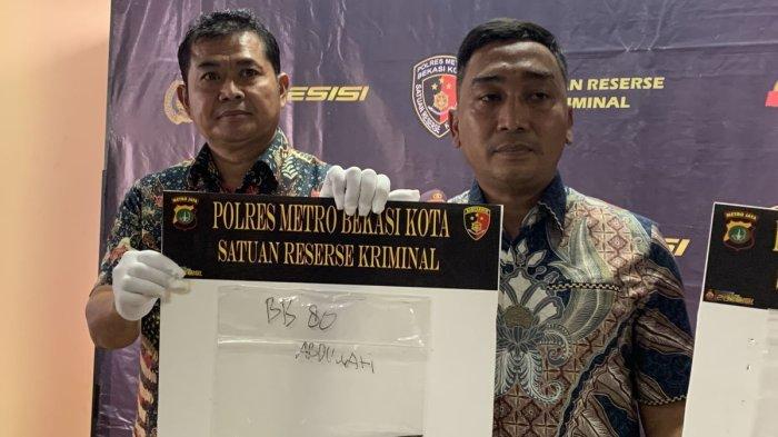 Sebelum membunuh anak kandungnya AAMS (5), SNF (27) ternyata kerap bergelagat aneh. Menurut suami SNF, MAS istrinya tersebut bersikap tak biasa sejak dua bulan belakangan.