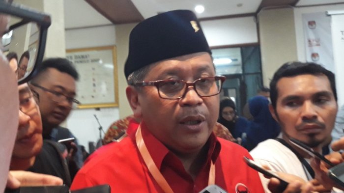 Sekjen PDI Perjuangan Hasto Kristiyanto di KPU RI, Jakarta Pusat, Selasa (17/7/2018).