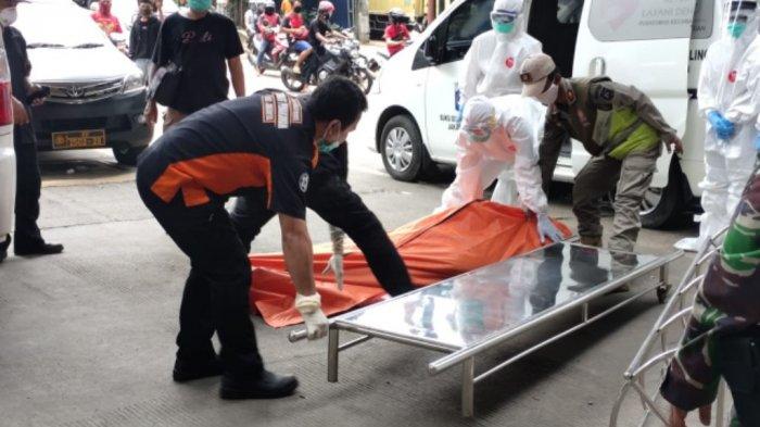 Pria Paruh Baya Mendadak Jatuh dari Motor dan Meninggal Dunia di Jalan