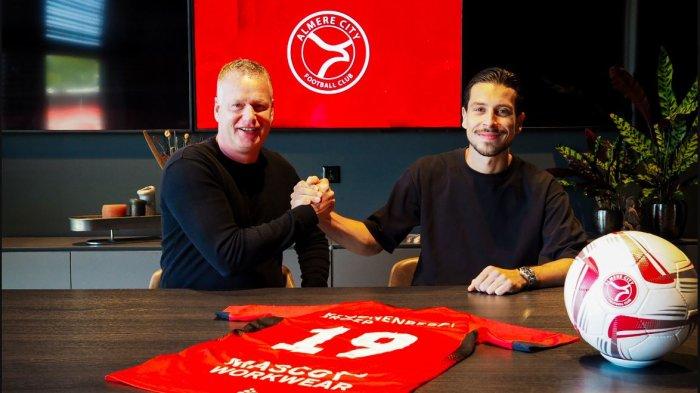 Pemain Timnas Indonesia, Thom Haye resmi bergabung dengan klub Eredivisie Liga Belanda Almere City.