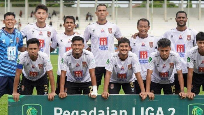 LAGA: Skuat Malut United FC saat dijamu FC Bekasi City dalam lanjutan Grup Y babak 12 besar Liga 2. Coach Imran nahumaruty tak mau jemawa atas kemenangan 2-0 malam tadi.