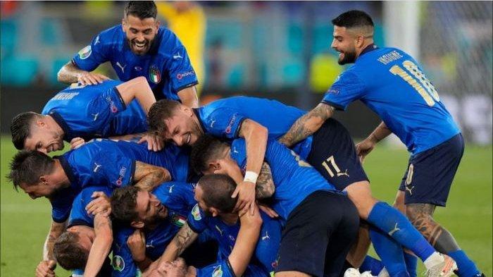 Timnas Italia berhasil melibas timnas Swiss dan menjadi tim pertama yang lolos ke babak 16 besar EURO 2020.