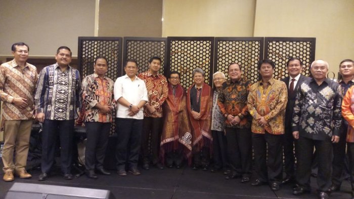 Dubes RI untuk Norwegia dan Islandia Todung Mulya Lubis dan Dubes RI untuk Swiss Muliaman D Hadad di Hotel Pullman, Jakarta Pusat, Kamis (22/2/2018) malam