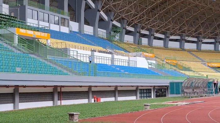 TRIBUN STADION PATRIOT -  Stadion Patriot Candrabhaga Kota Bekasi, jadi arena pertandingan Akbar Liga 1 Indonesia, Persija Jakarta vs Persib Bandung pada Minggu (16/2/2025).