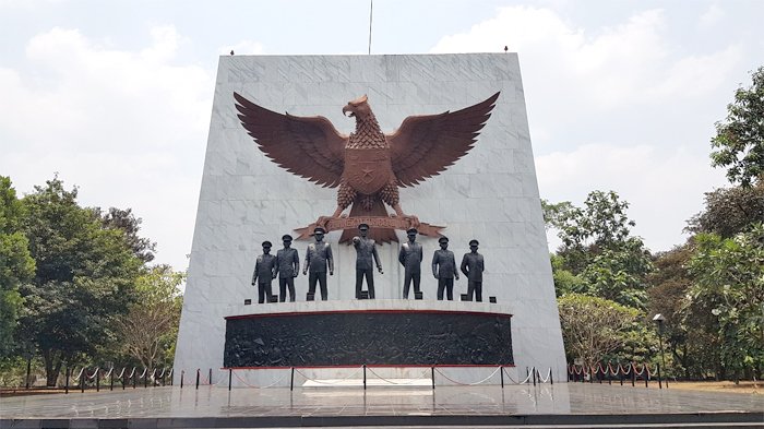 Tugu Pahlawan Revolusi yang nampak berdiri megah di Komplek Monumen Pancasila Sakti, Lubang Buaya, Cipayung, Jakarta Timur, Sabtu (29/9/2018).