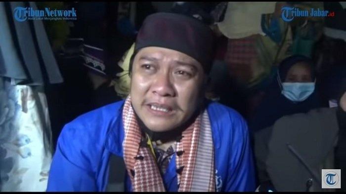 Yoris sakit hati melihat Danu tega menggotong jasad Tuti setelah dibunuh.